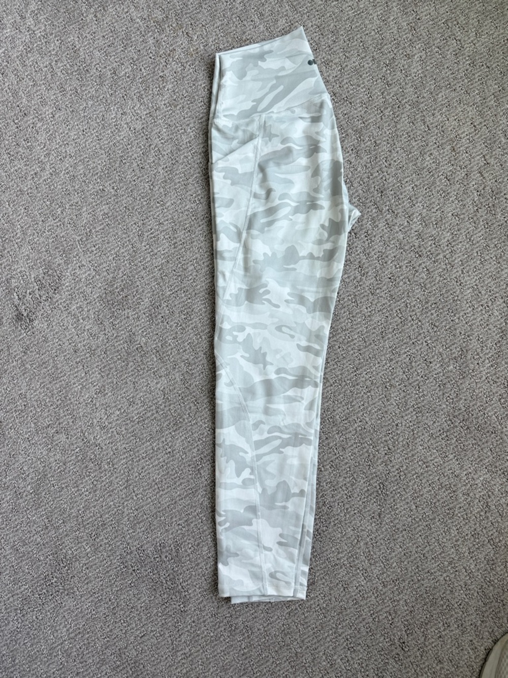 Women’s Light Gray Camo High-Waist Leggings
